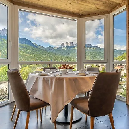 Hotiday Cadore Dolomites 4*